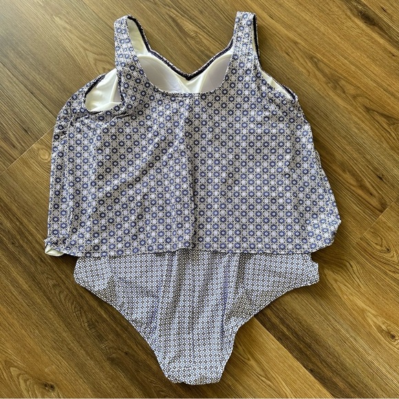 Lands End Womens Fauxkini One Piece Swimsuit Blue Built In Bra V-Neck 2X 20W-22W - Picture 4 of 9